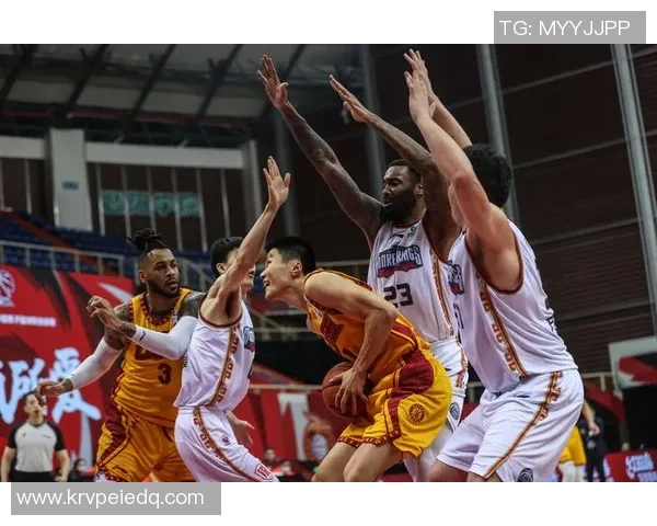 南京篮球队近期状态分析与未来展望探讨